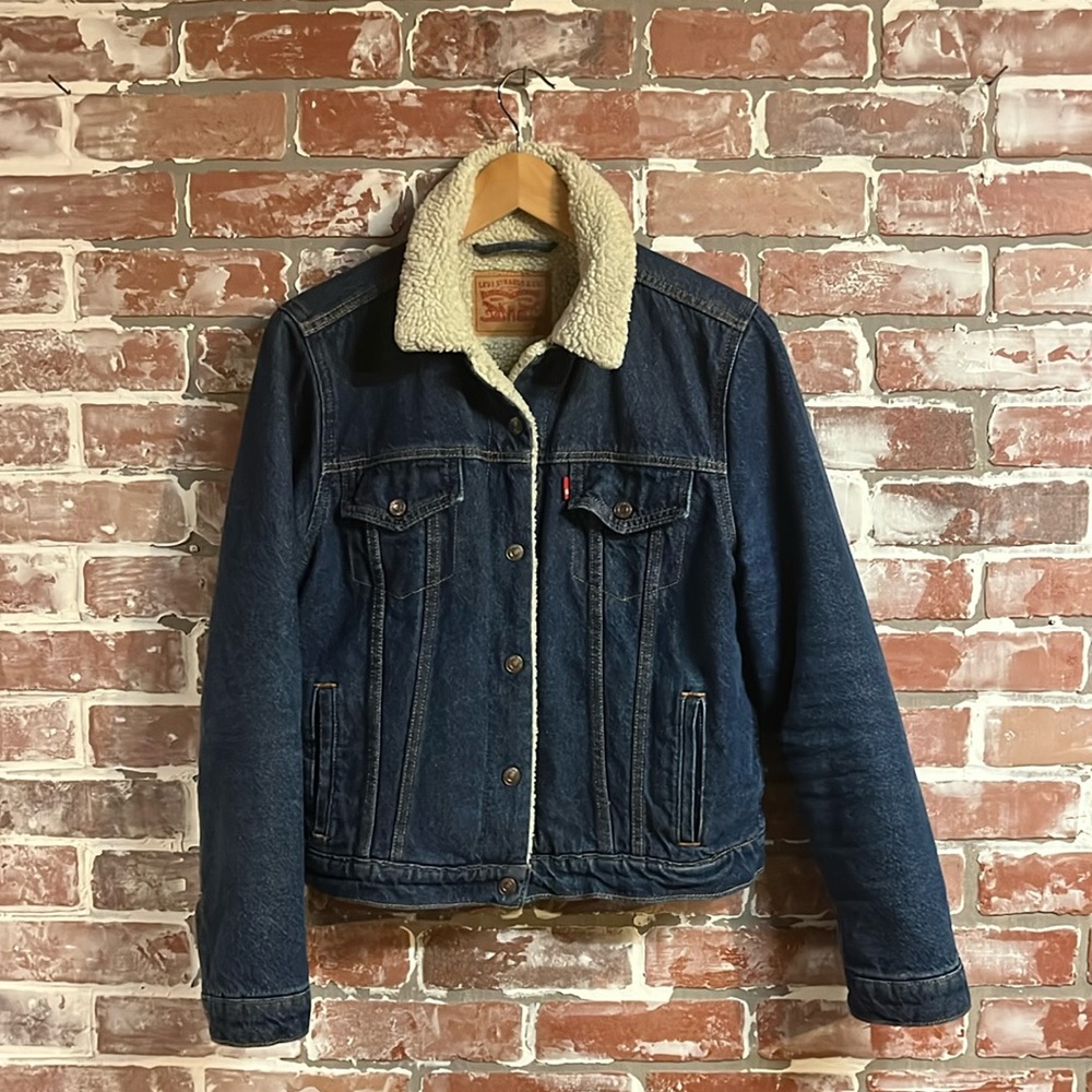 Levi Cropped Trucker Jacket